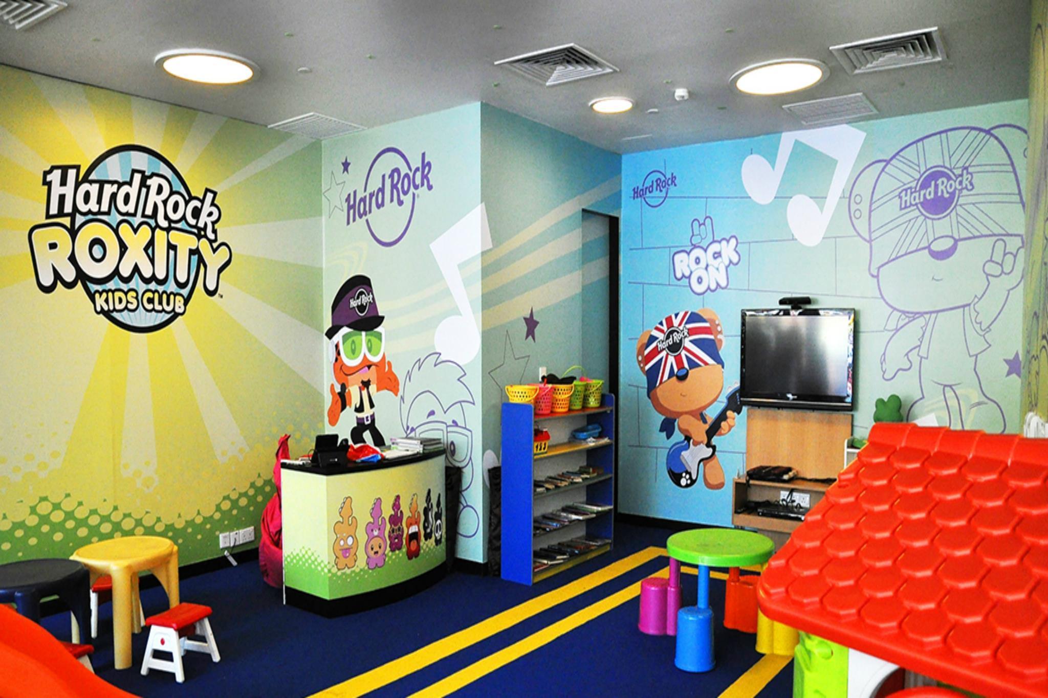 Hard Rock Hotel Penang Batu Feringgi Dış mekan fotoğraf The interior of a typical Hard Rock Kidz Club