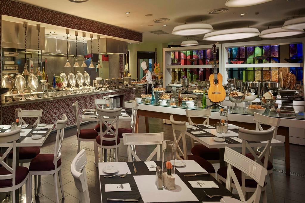 Hard Rock Hotel Penang Batu Feringgi Dış mekan fotoğraf The restaurant